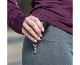 Obranný sprej SABRE Mighty Discreet, UV marker, spona na klíče, černý