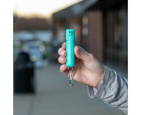 Obranný sprej SABRE Mighty Discreet, UV marker, spona na klíče, mátově zelený
