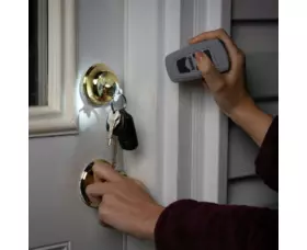 Paralyzér SABRE Key Fob Stun gun 3-in-1, šedý