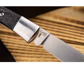 Zavírací nůž KIZLYAR SUPREME® Gent D2 Satin Carbon Fiber