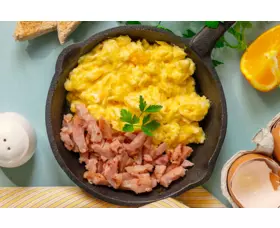 Adventure Menu krémová míchaná vajíčka se šunkou a sýrem