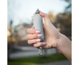 Obranný sprej do vozidla Sabre Pepper Safe Escape 3-in-1 Automotive Tool, Šeda