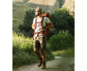 SABER bezpečnostní píšťalka s kroužkem na klíče, klíčenkou a karabinou, černá