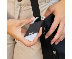 Osobní alarm s LED svítilnou, černý